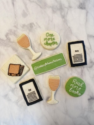 How to Decorate Book Club Cookies with Buttercream Icing