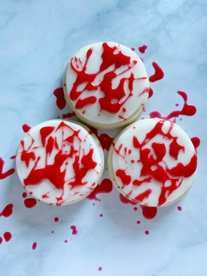 The Creepiest Halloween Blood Splatter Sugar Cookies