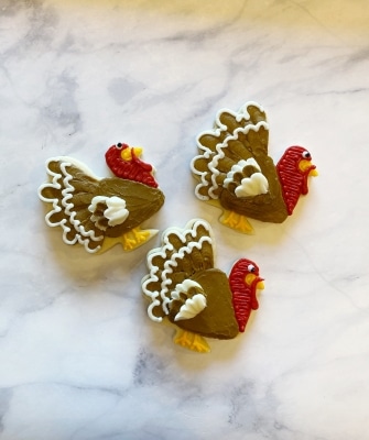 How to Decorate Cute Thanksgiving Turkey Buttercream Sugar Cookies