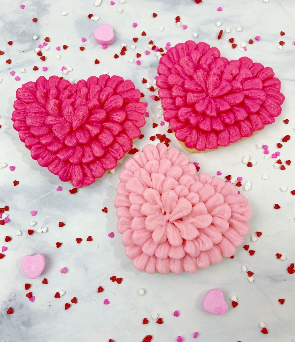 Valentine's Day Ruffle Heart Cookies with Buttercream Frosting Tutorial