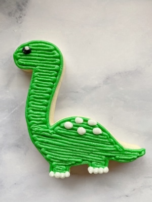 how to decorate brontosaurus cookies with buttercream