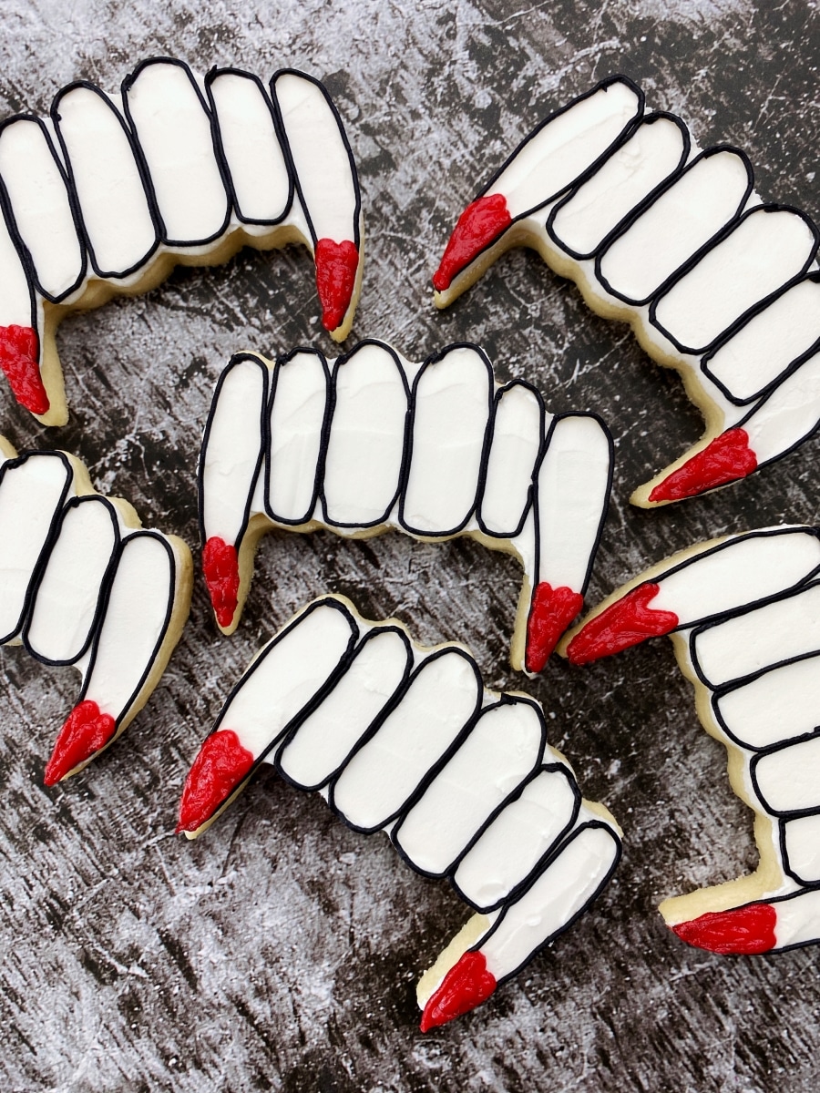 how to make vampire teeth cookies with buttercream frosting