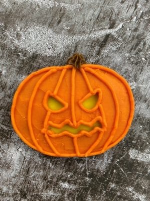how to decorate buttercream jack o' lantern cookies