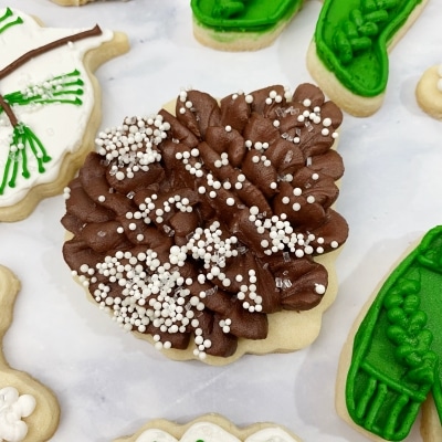 how to make buttercream pine cone cookies
