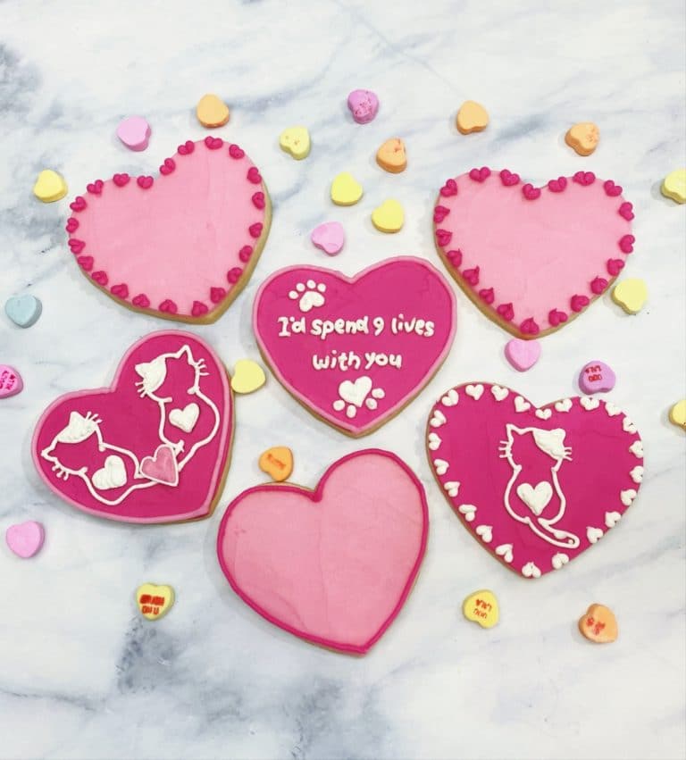 Decorating Cute Cat Valentine Cookies with Tasty Buttercream
