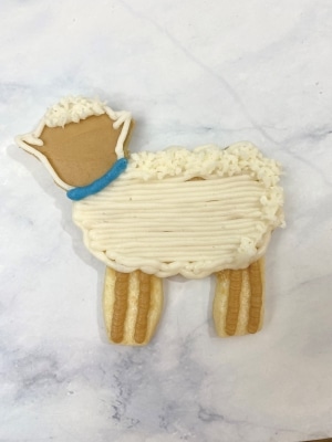 Easter Lamb Sugar Cookies with Buttercream tip 233