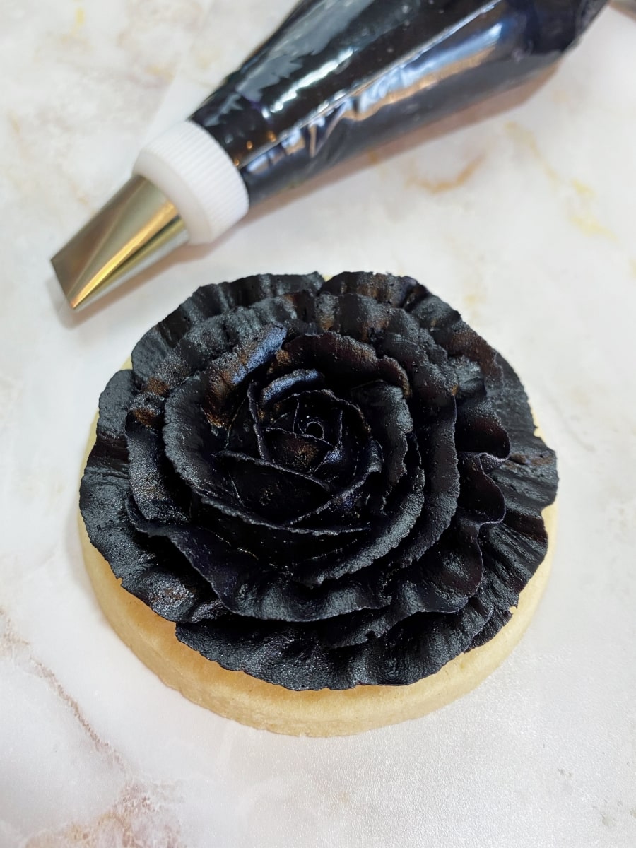 How to Make Black Buttercream Without Cocoa Powder